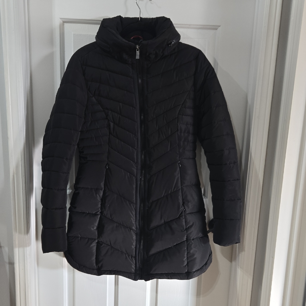 Elegant Black Puffer Jacket for Women